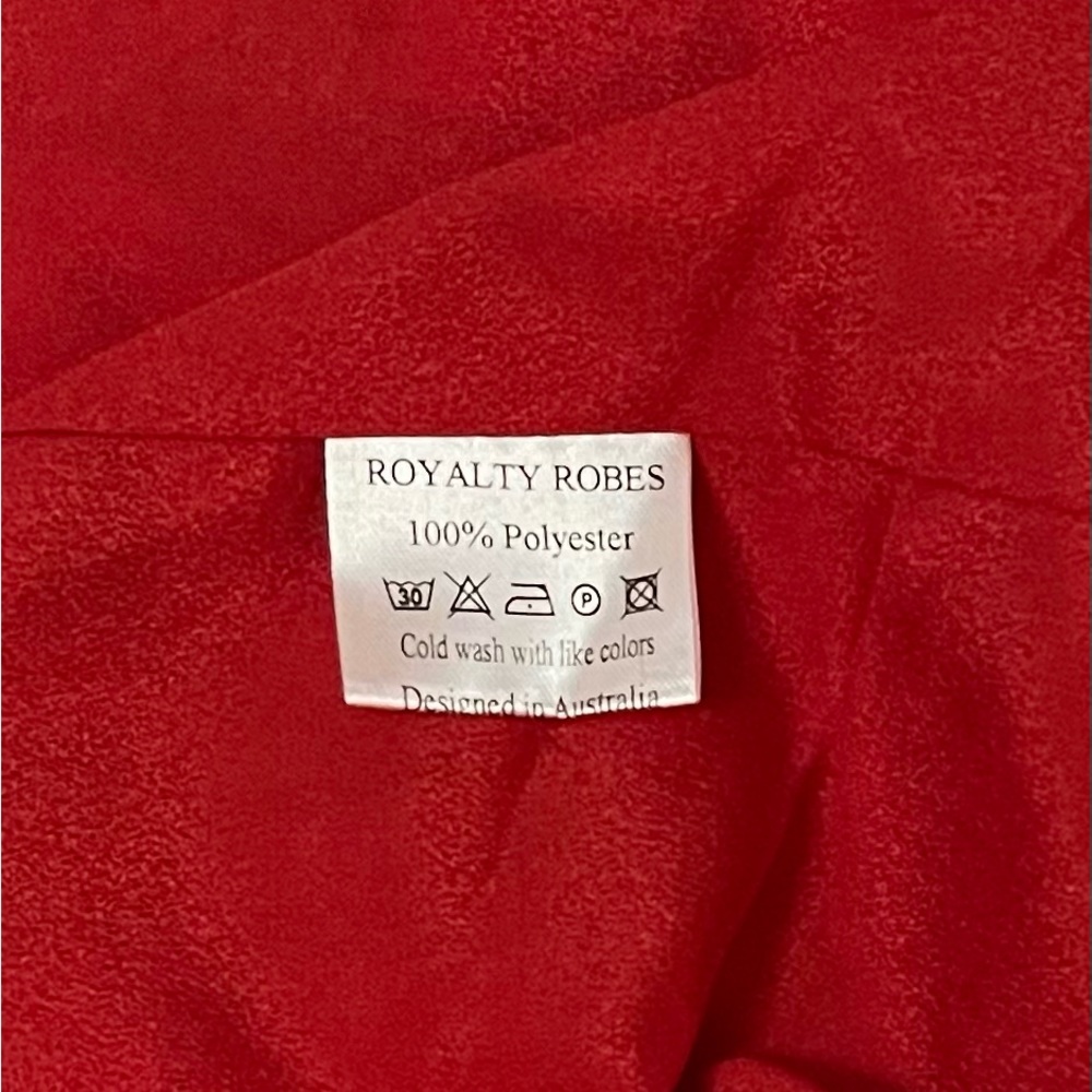 Long Red Robe - Picture 5 of 5